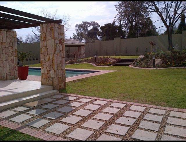 1 BEDROOM APARTMENT FOR SALE IN BRYANSTON